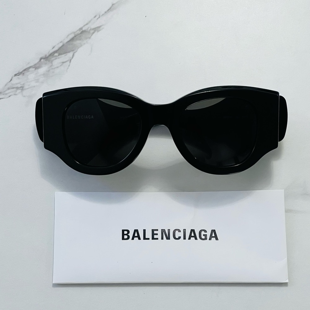 Balenciaga BB Logo Sunglasses - Picture 5 of 8